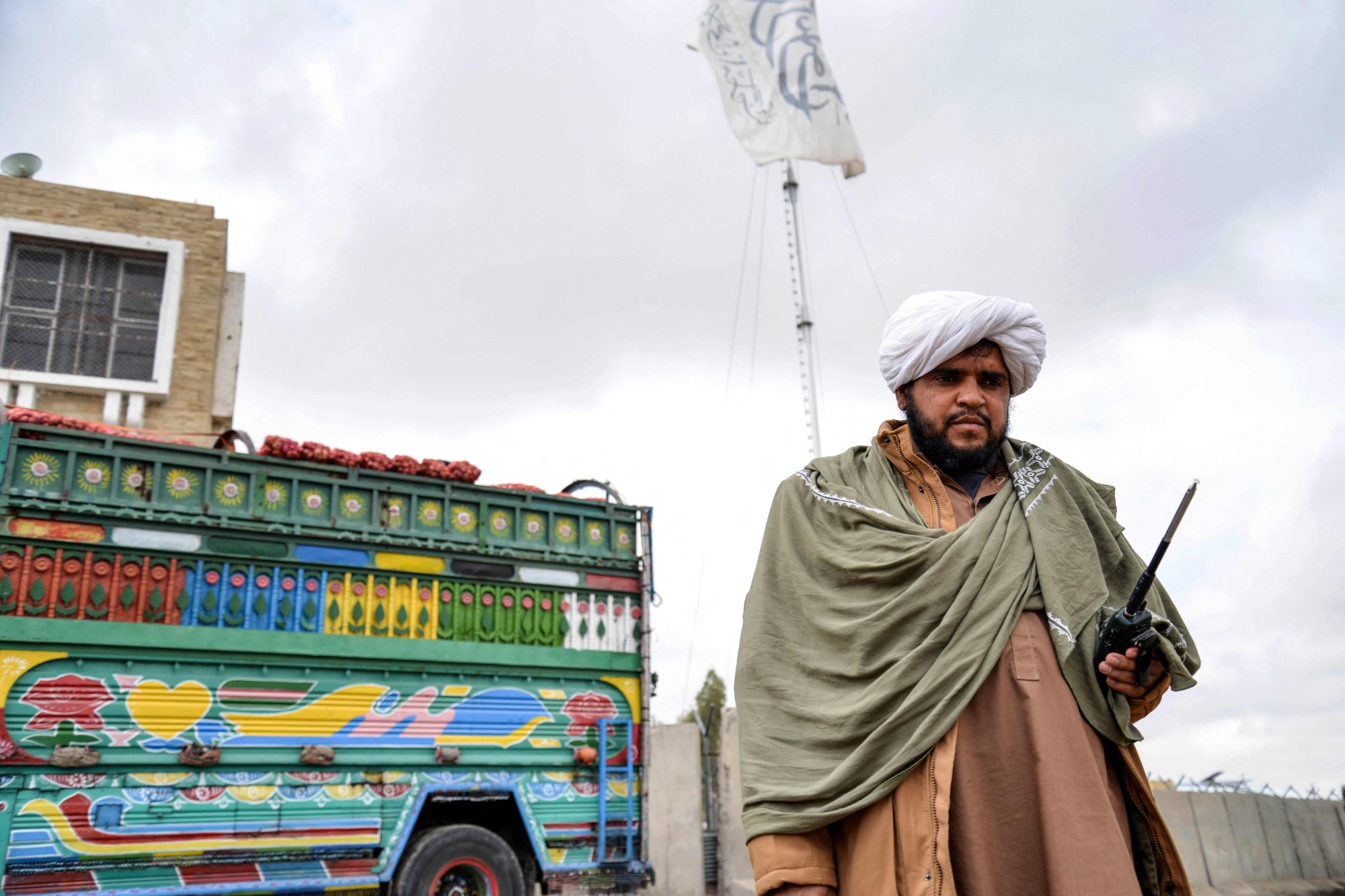 A Taliban security personnel stands guard at the Afghanistan-Pakistan border in Spin Boldak. Photo: AFP