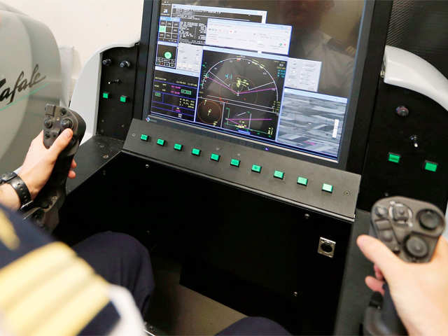 pilot-trains-on-a-rafale-jet-fighter-simulator.jpg