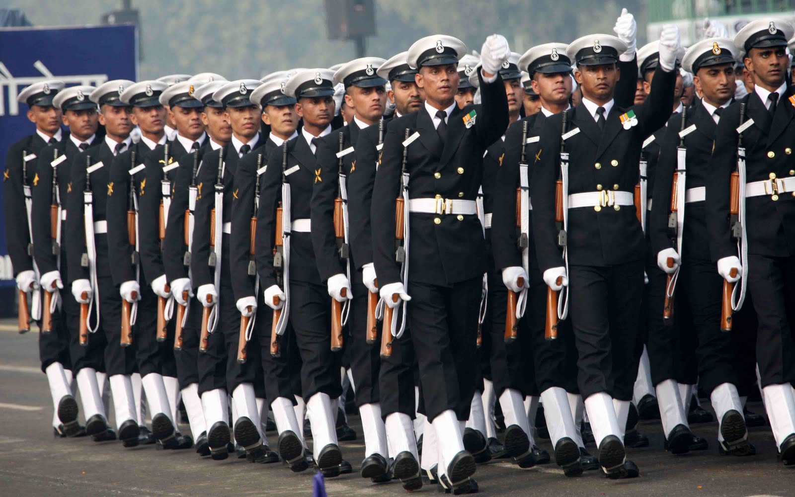 Indian-Navy-march-past.jpg