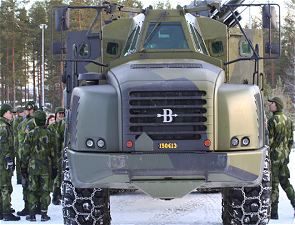 Archer_FH77_BW_L52_wheeled_self-propelled_howitzer_BAE_Systems_Bofors_Sweden_Swedish_frontt_side_view_001.jpg