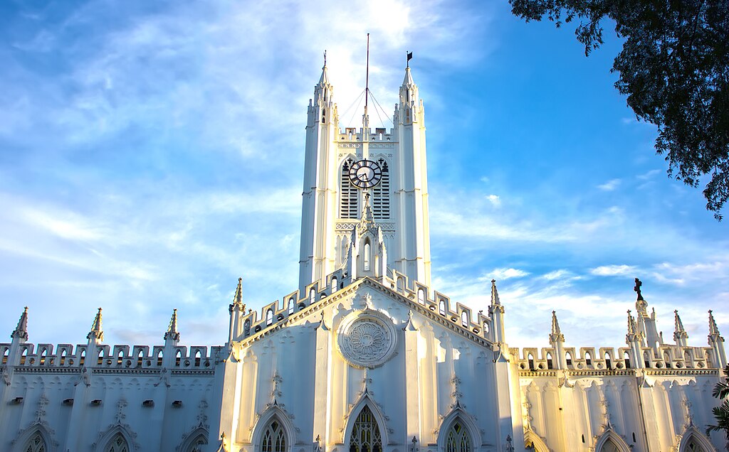 1024px-St._Paul%27s_Cathedral%2CKolkata_HDR_front.jpg