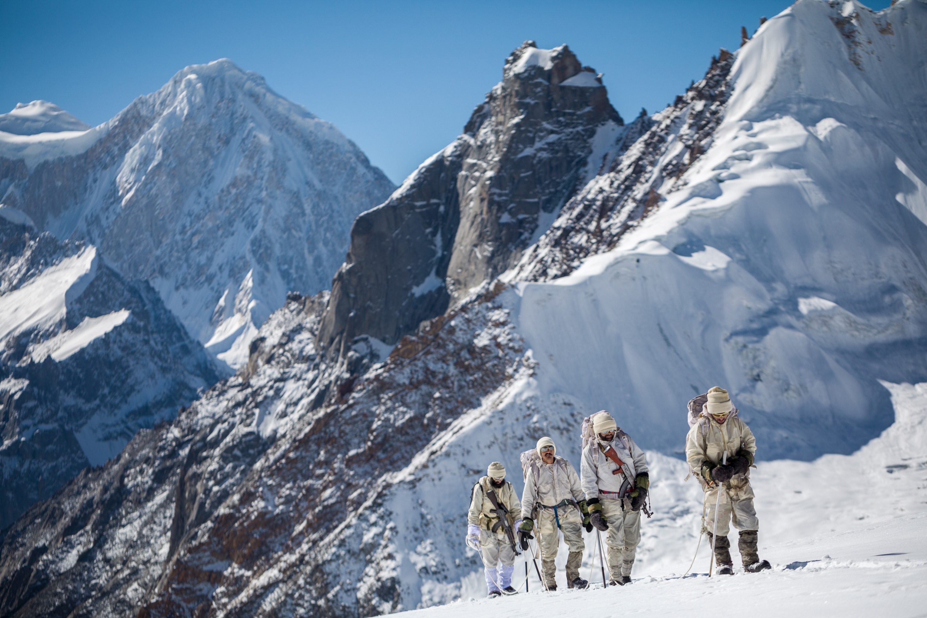 siachen-glacier-soldiers-terrain.jpg