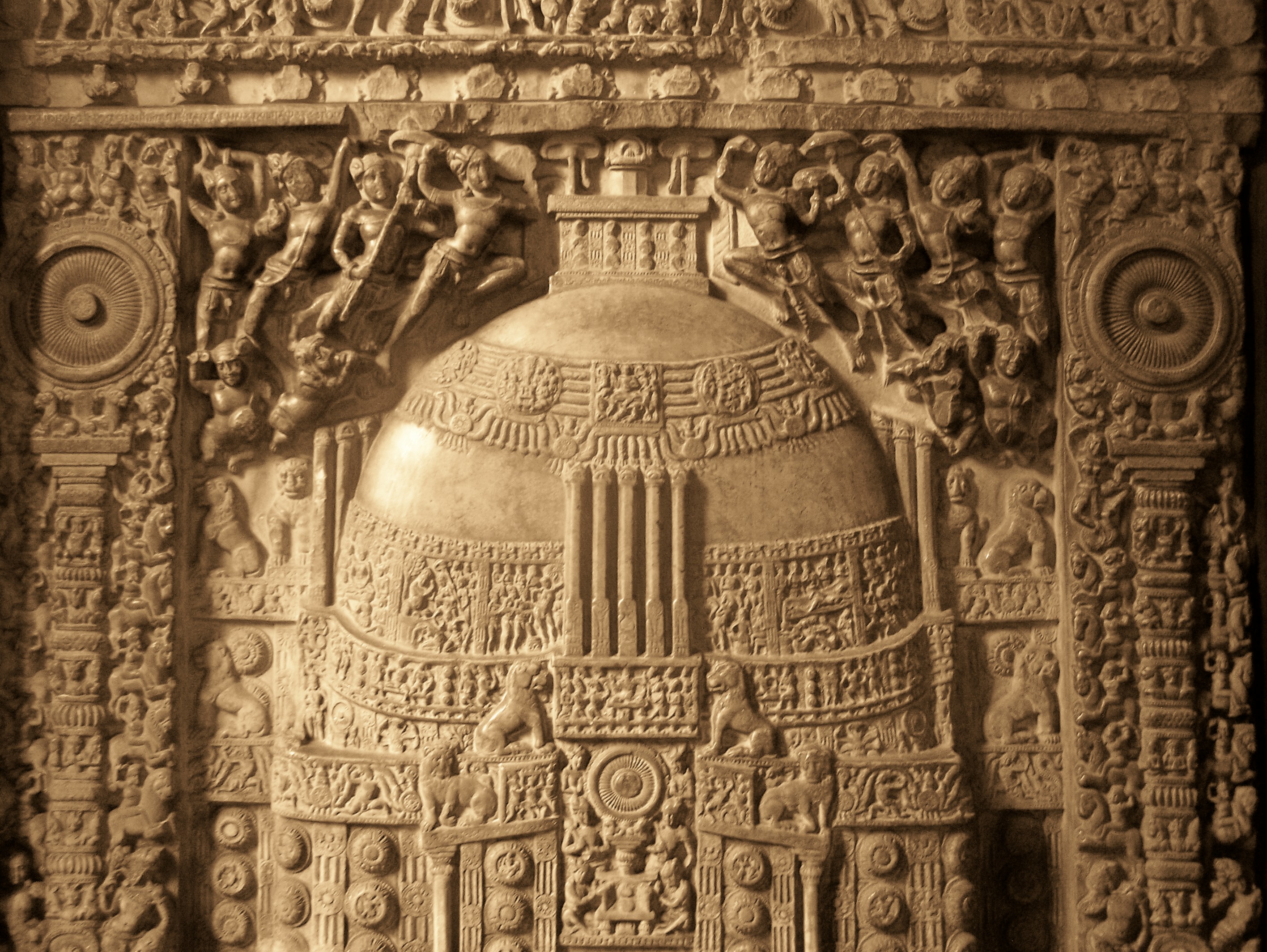 Amaravati_Stupa_relief_at_Museum.jpg