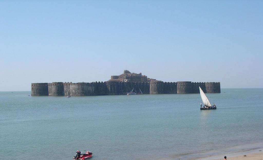 janjira_jal_ddurg__fort__-_photo.jpg