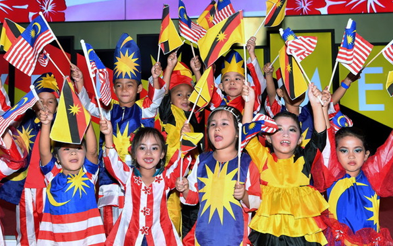 fmt-kanak-malaysia-sarawak-merdeka-bernama-21319.jpg