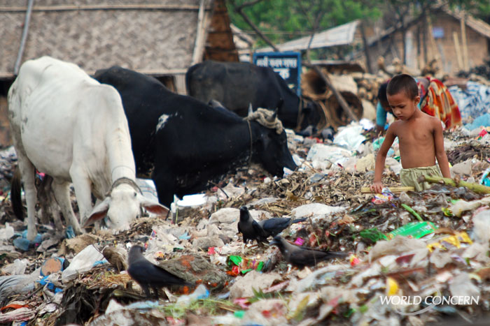 humanitarian-asia-bangladesh-dump2.jpg