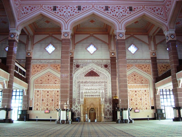 inside-the-putra-mosque.jpg