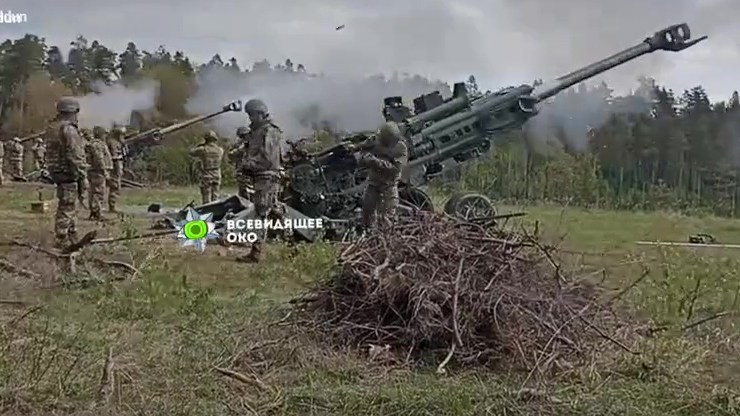 A video shows Ukrainian soldiers using a US M777 howitzer on the eastern front