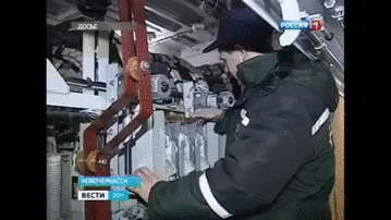 russia-working-hard-spanner-what-am-I-doing-pretending-to-work-1423050446k.gif