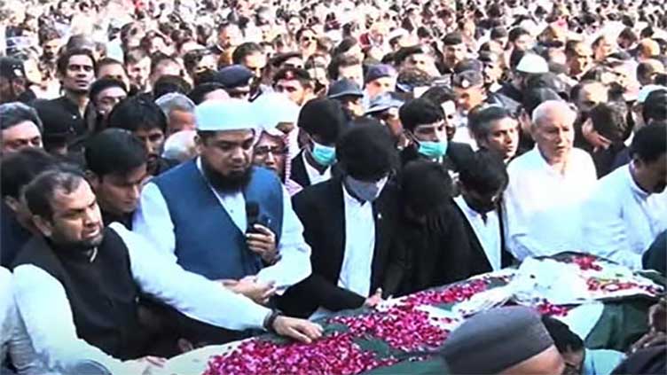 Arshad Sharif's funeral prayers offered at Faisal Masjid 