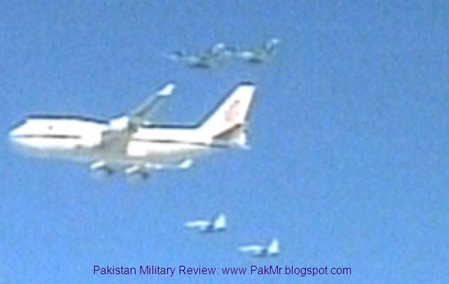 JF-17+Thunder+Provides+Fighter+Escort+to+the+Chinese+Premier+Aircraft.jpg