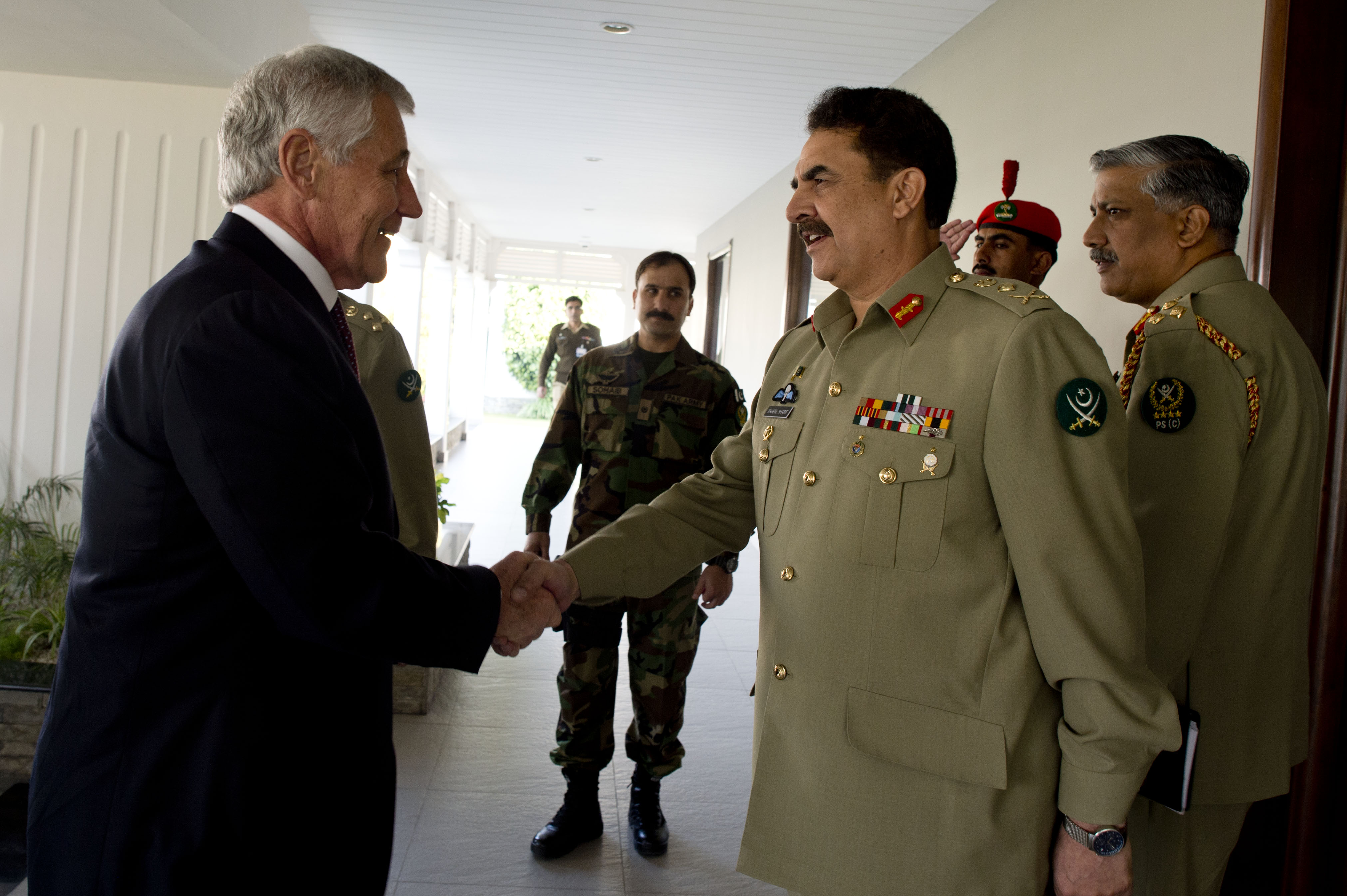 Secretary_of_Defense_Chuck_Hagel_greets_Chief_of_Army_Staff_General_Rahaeel_Sharif_in_Islamabad,_Pakistan_on_December_9,_2013.jpg