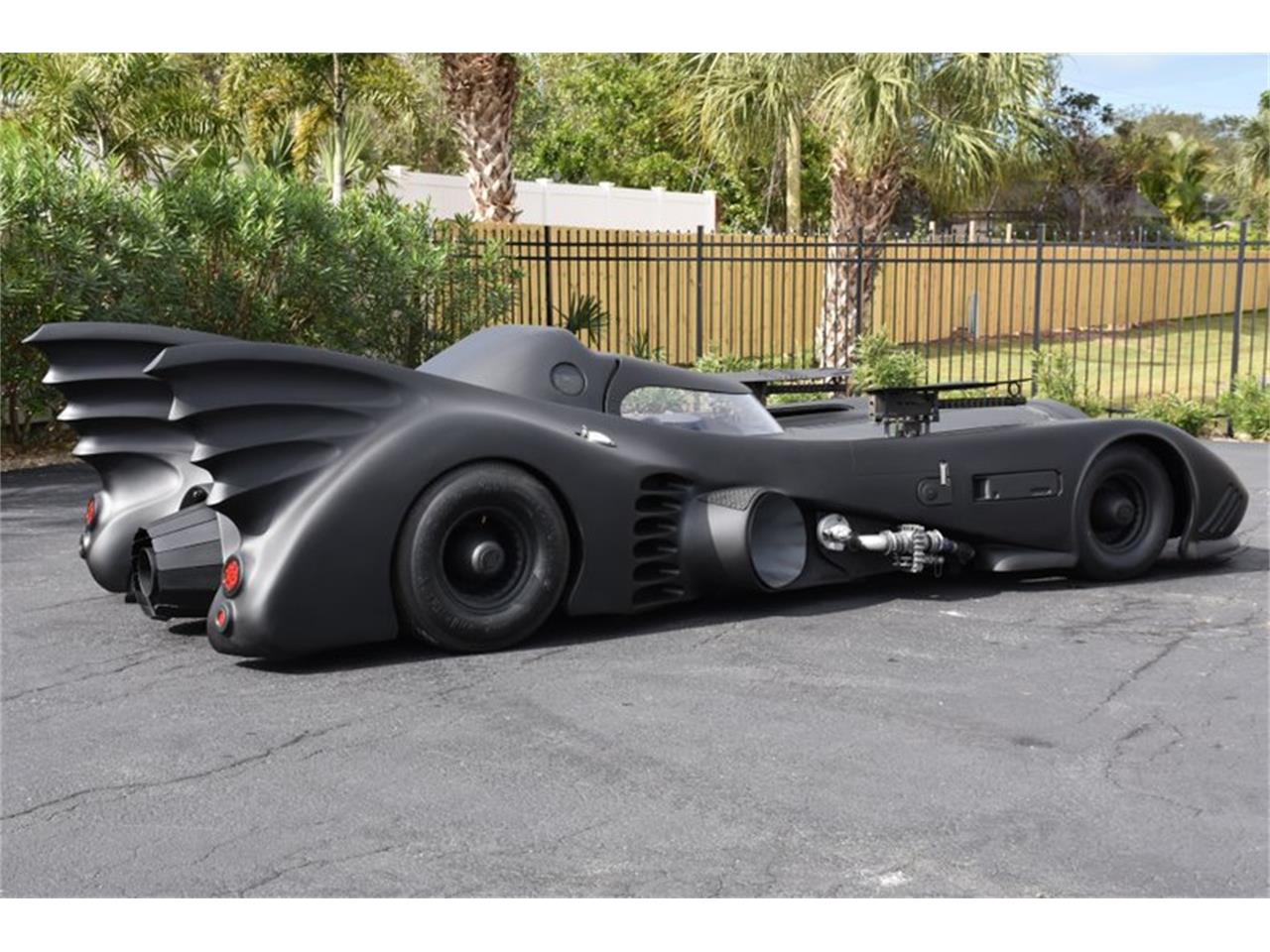 14683088-1989-custom-batmobile-std.jpg