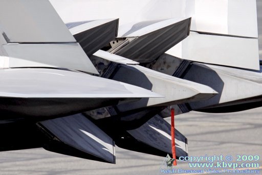 F-22+Raptor+Vectored+Thrust+Nozzles.preview.jpg