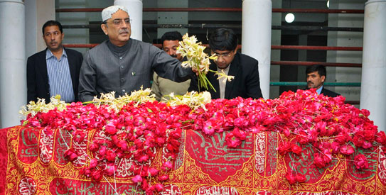 zardari-at-benazirs-shrine.jpg