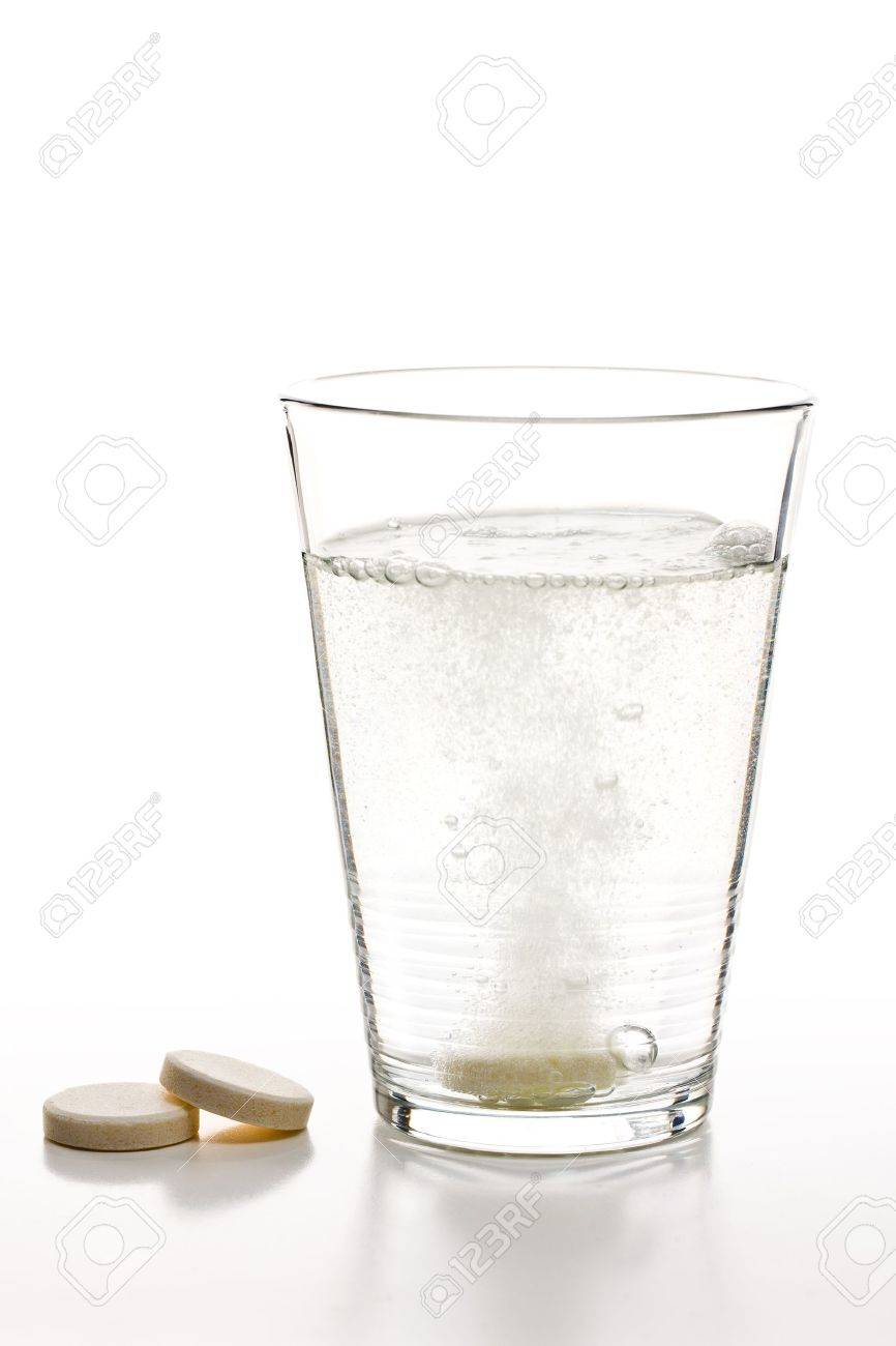 9086889-the-effervescent-tablets-and-glass-with-water-tablet-effervescent.jpg