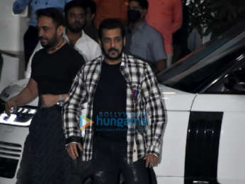 Photos: Salman Khan, Shilpa Shetty and Anil Kapoor snapped at Kalina airport