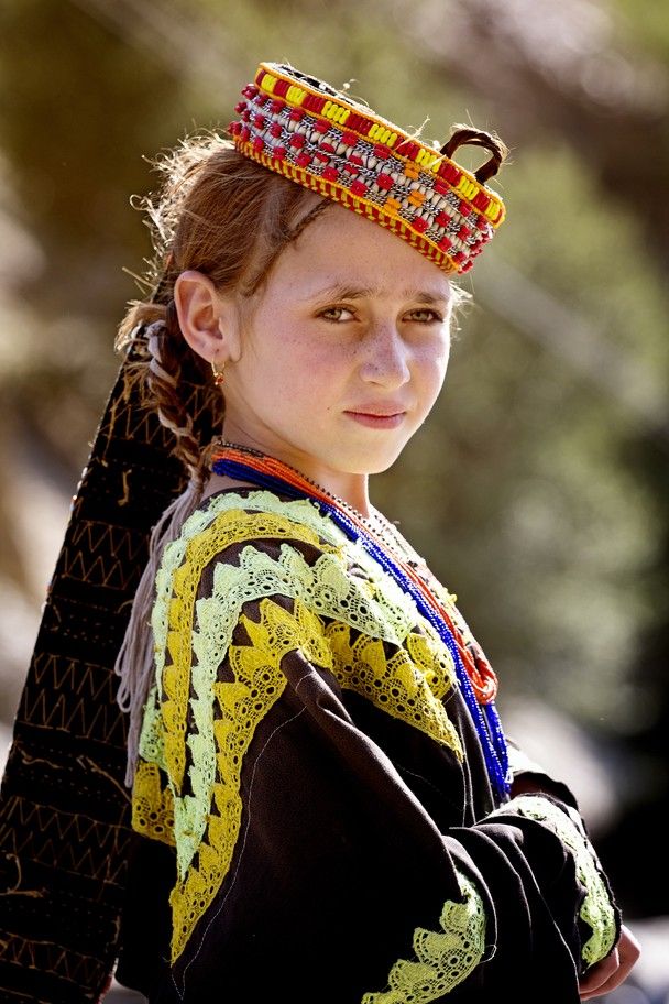 a5b27dd707aa6cbc106d2e70e0db62d3--kalash-people-world-cultures.jpg