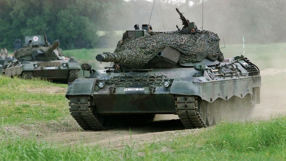 Leopard-1-Panzer im Jahr 2000 bei einer Übung