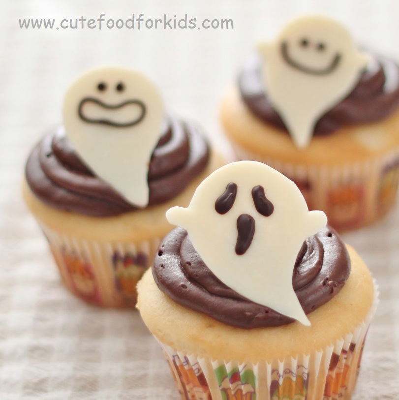 Ghost+cupcakes.JPG