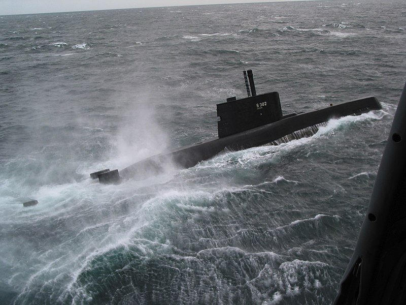 800px-The_Norwegian_ULA_class_submarine_Utstein_(KNM_302)_participates_in_NATO_exercise_Odin-One.jpg