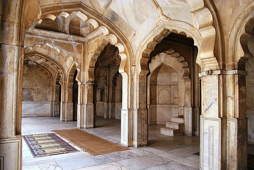 Lahore-Fort-Moti-Masjid-Inside.jpg