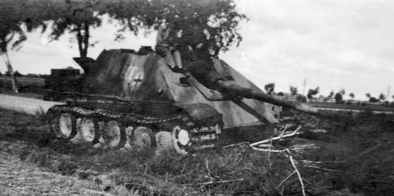 Jagdpanther_in_France_1944.jpg