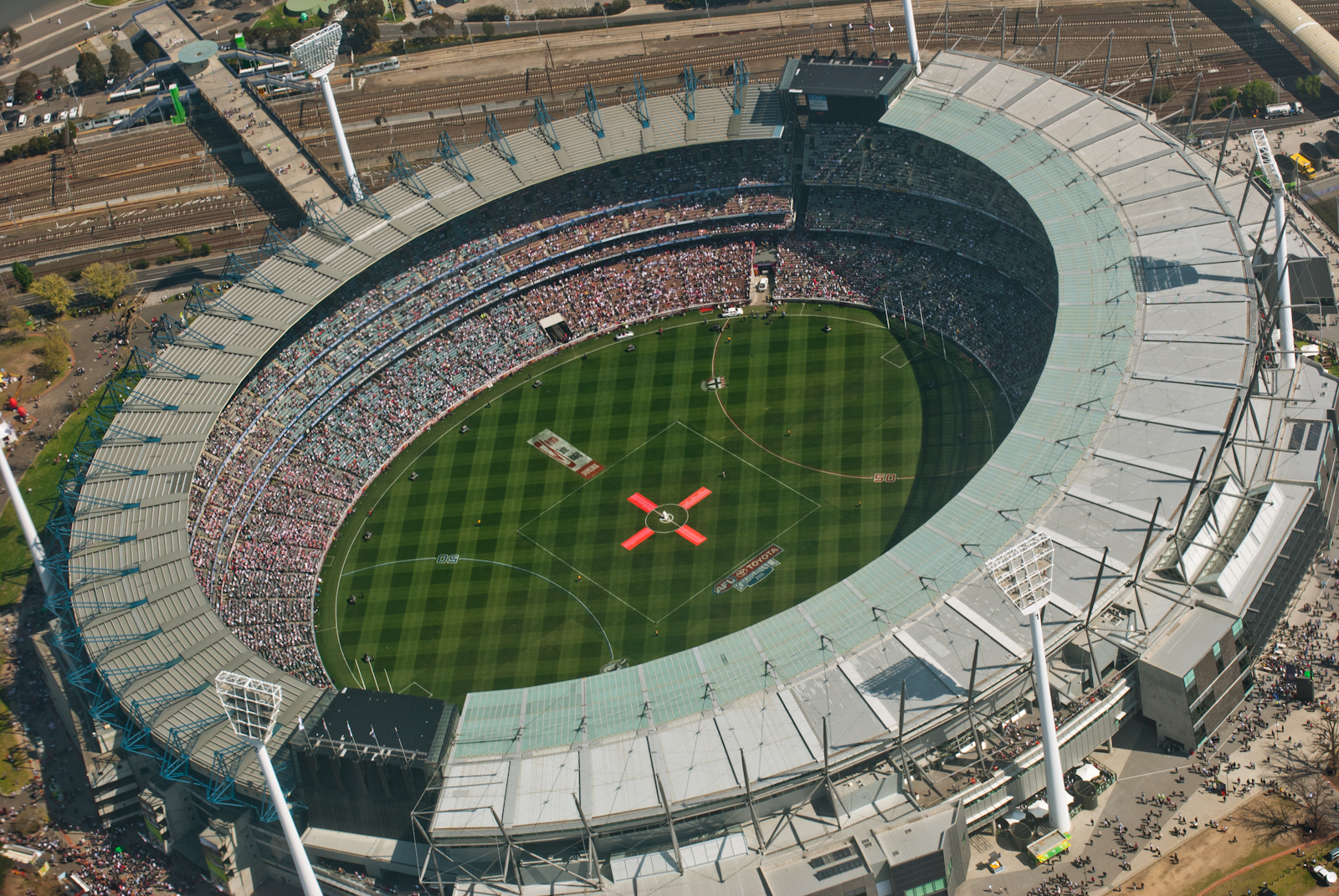 AFL_Grand_Final_2010_on_the_Melbourne_Cricket_Ground.jpg