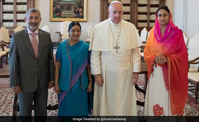 sushma-calls-on-pope_650x400_71473101506.jpg