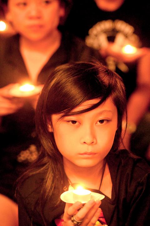 p01-140605-candle.jpg
