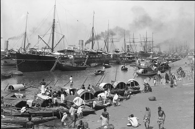 Calcutta-%2528Kolkata%2529-View---Sailing-Ships-and-Other-Boats-Docked-Along-River-Hooghly.jpg