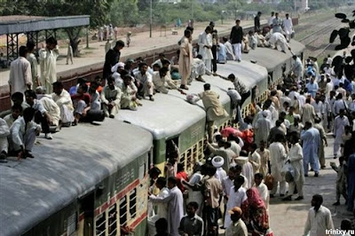 pakistan_train_07.jpg