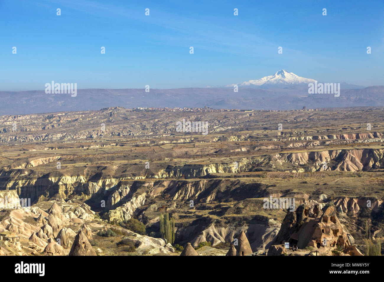 erciyes-berg-blick-von-kappadokien-turkei-mw6y5y.jpg