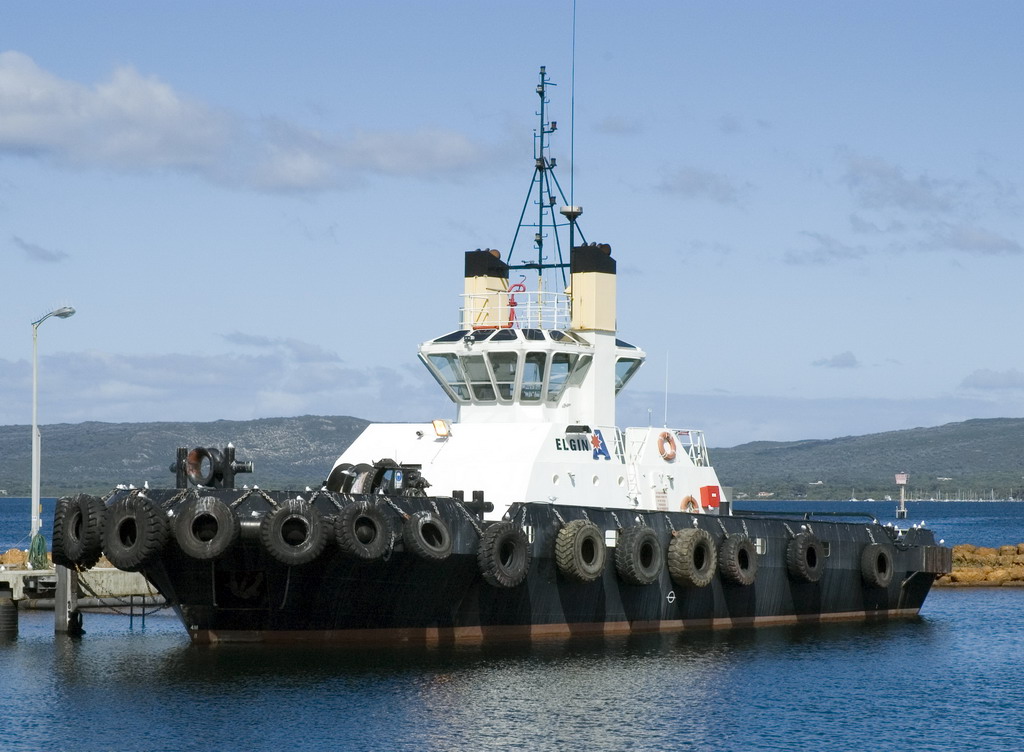 Albany_Tug_boat_Elgin.jpg