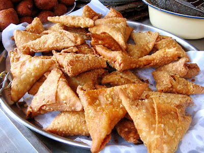 Fried+Indian+Samosa+2.jpg