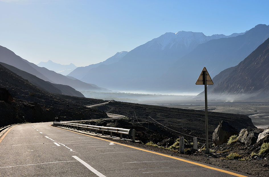 A-misty-morning-at-Karakoram-Highway.jpg