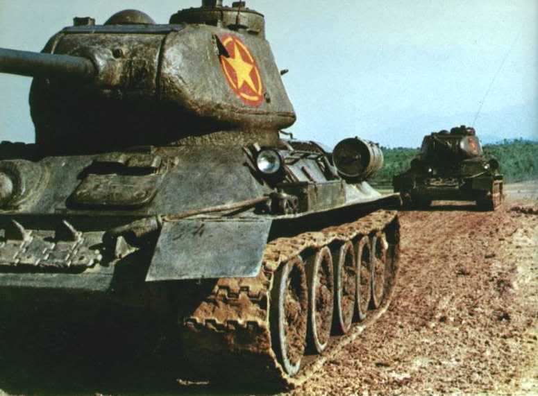 t34-85_viet_3.jpg