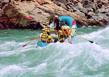 River-Rafting-in-pakistan3.jpg