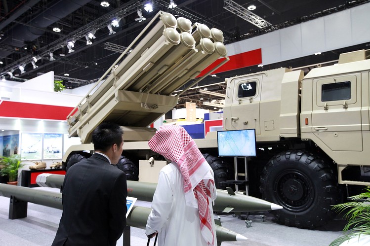 BN-HC886_uaedef_P_20150225103253.jpg