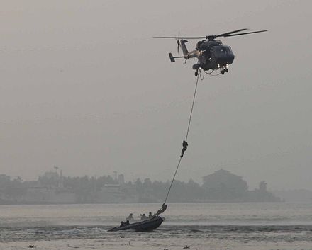 440px-Dhruv_Commando_extraction.jpg