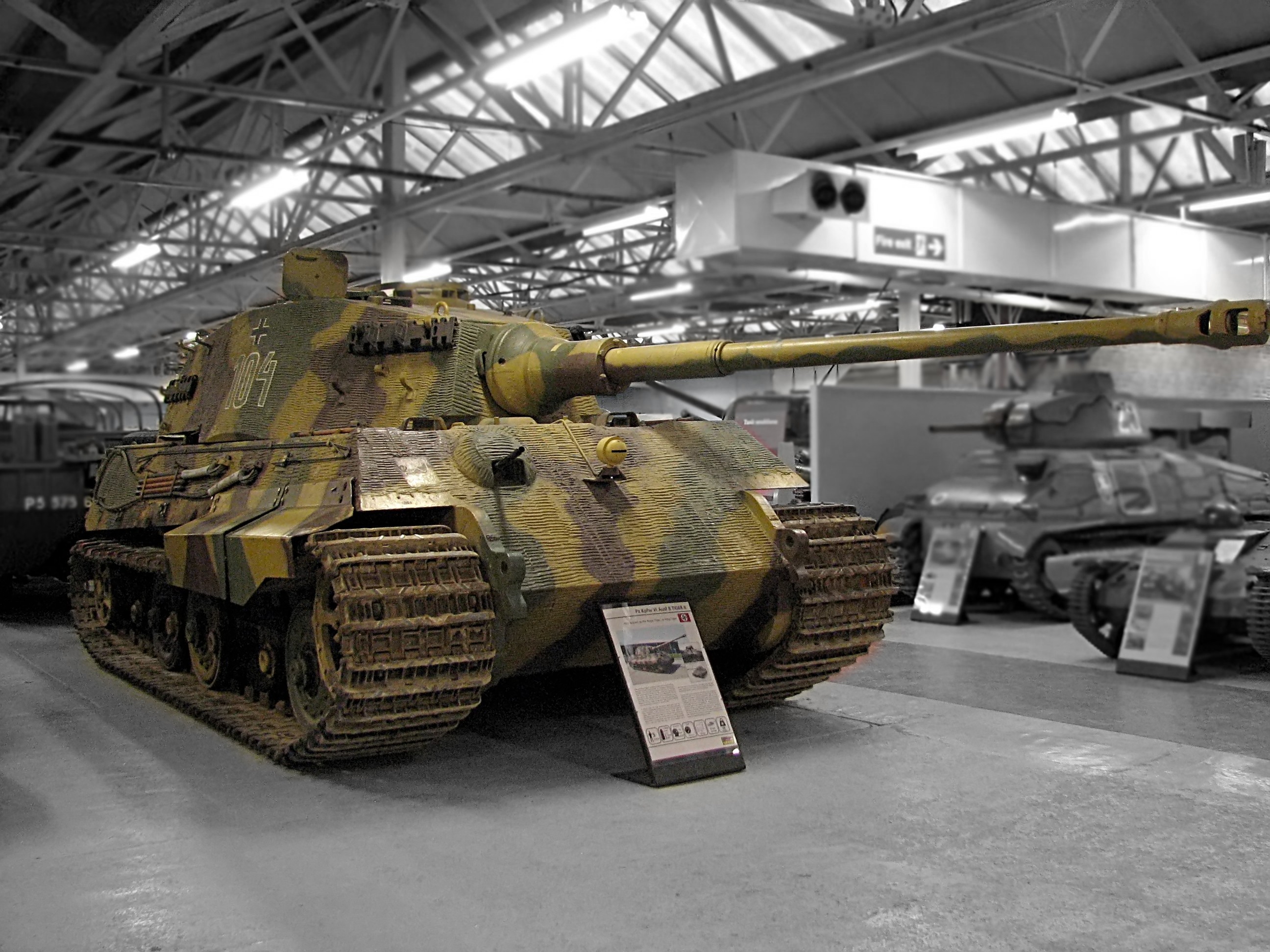 Bovington_Tiger_II_grey_bg.jpg