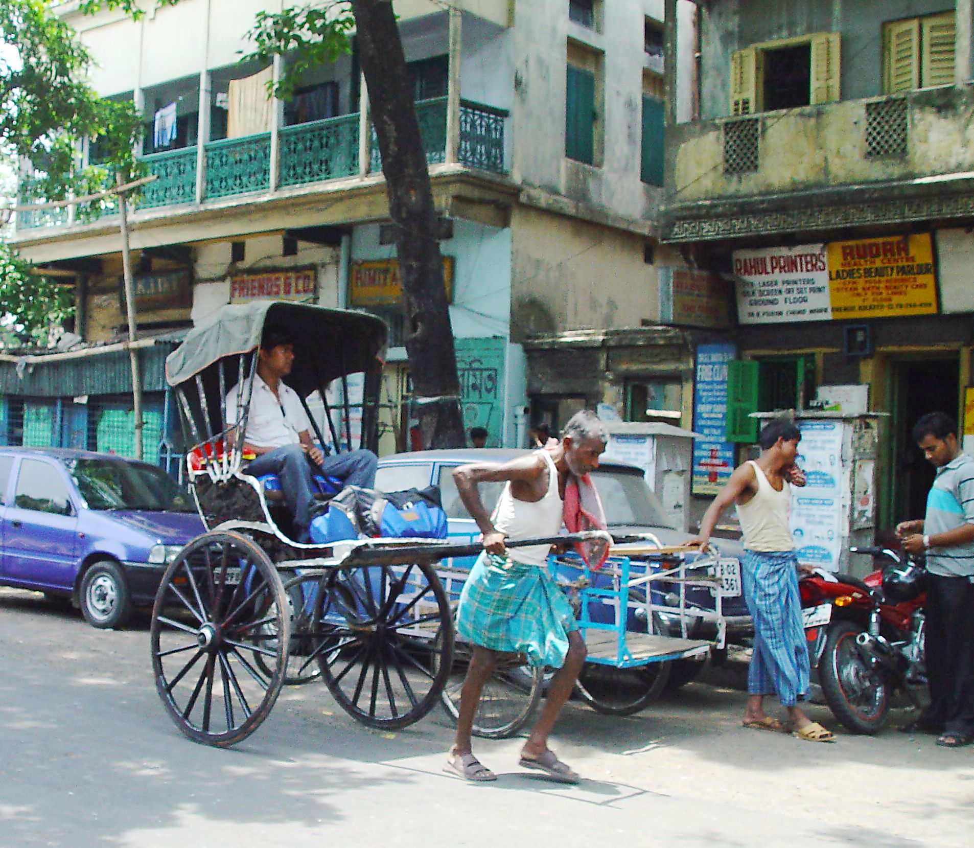 Calcutta_rickshaw.jpg