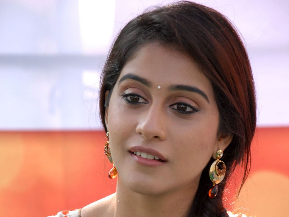 Regina-Cassandra-Biography-Wiki-Biodata.jpg