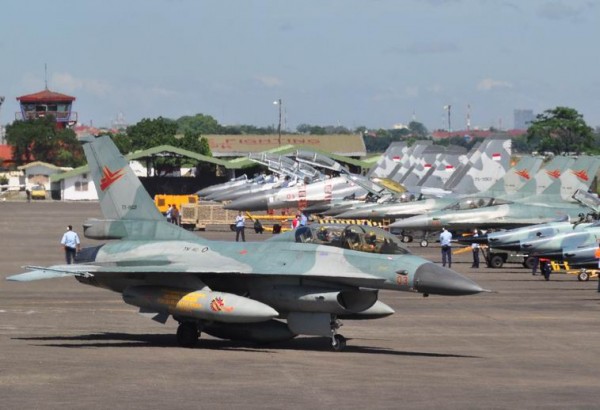 Kekuatan-Militer-Indonesia-Deretan-Pesawat-Tempur-F-16-F-5-Sukhoi-SU-27-30-600x410.jpg