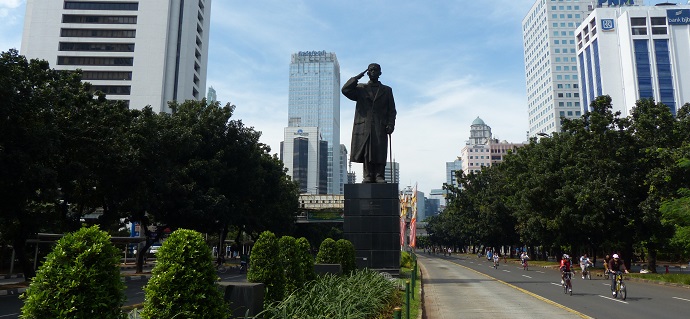 Statue-Jalan-Sudirman-Jakarta-Central-Business-District-CBD-Indonesia-Investments.jpg