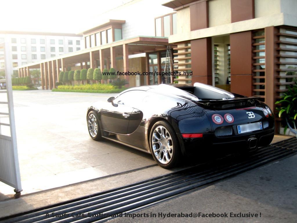 Bugatti-Veyron-Grandsport-in-Hyderabad.jpg