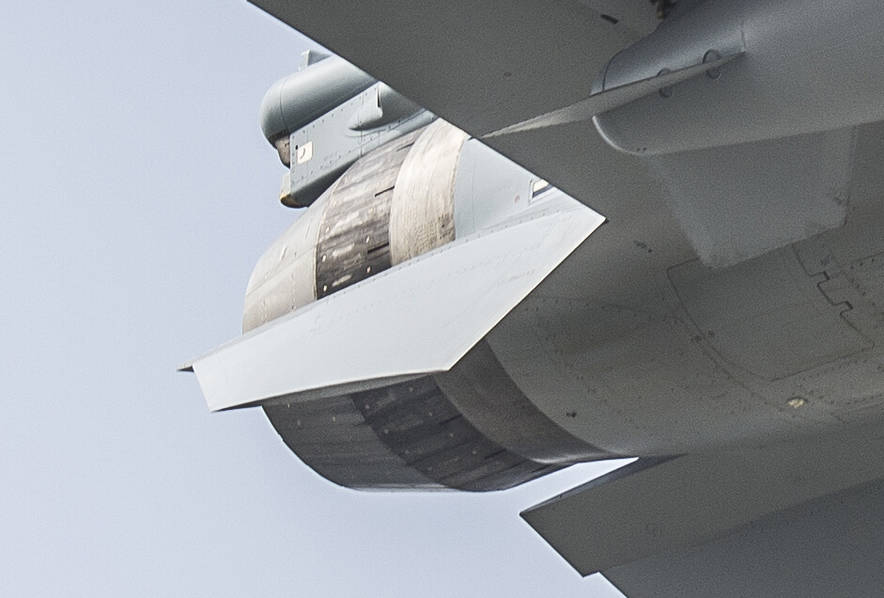 j10c-engine2-jpg.359494