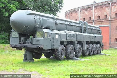 SS-25_Sickle_rt-2pm_Topol_rs-12m_ballistic_missile_truck_MAZ-7917_Russian_Army_Russia_defense_industry_010.jpg