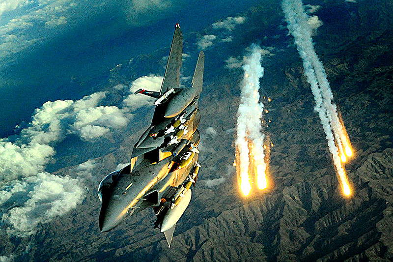800px-Afghanistan_Flyover%2C_F-15E_from_391st_Expeditionary_Fighter_Squadron_deploys_flares_during_a_flight_over_Afghanistan%2C_Nov._12%2C_2008.jpg