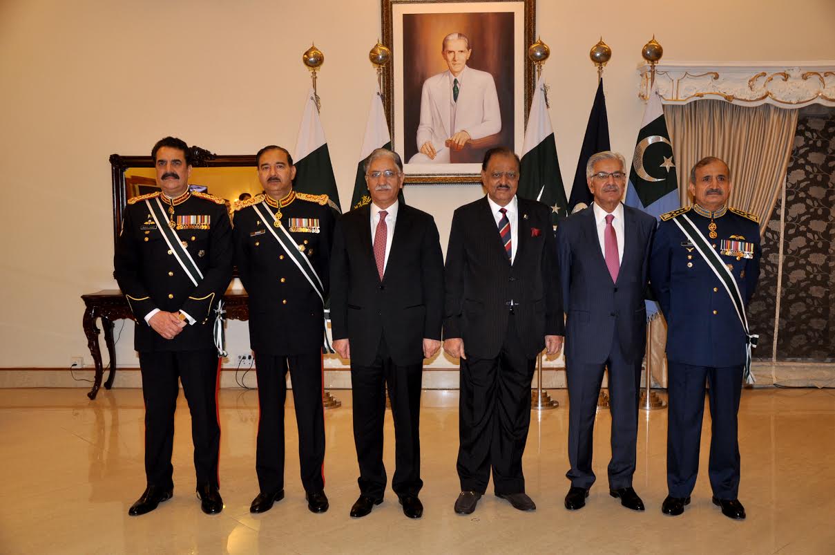 cjcsc-president-mamnoon-hussian-coas-khawaja-asif-photo-ispr.jpg